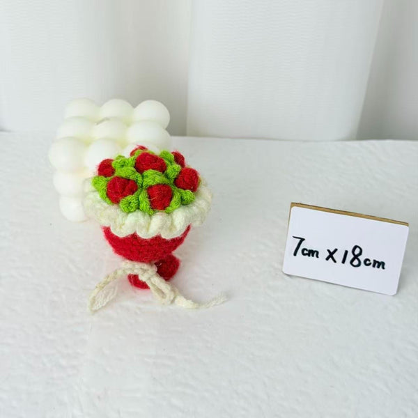 Red Rose Scalloped Mini Crochet Bouquet
